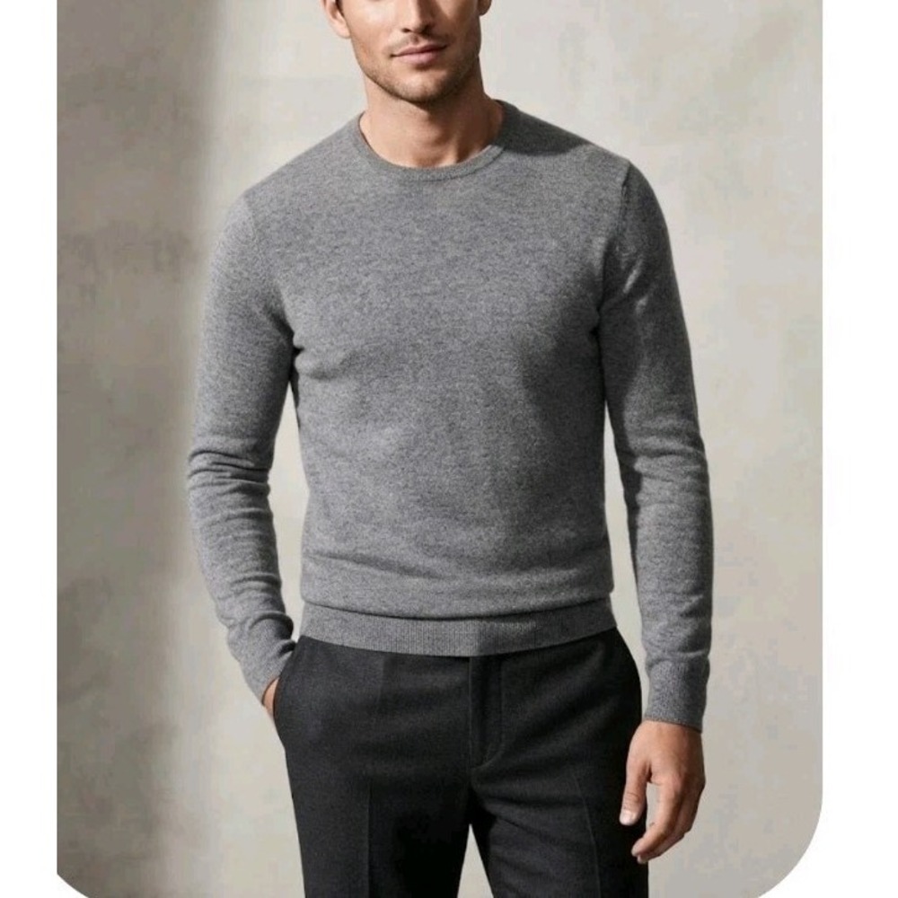 Express Extra Fine 100% Merino Wool Gray Crew Neck Sweater Men's Size M
